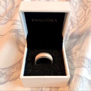 ‘Hearts of Pandora’ Ring Silver and pink